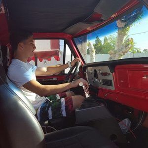 Meet your Posher, Enrique